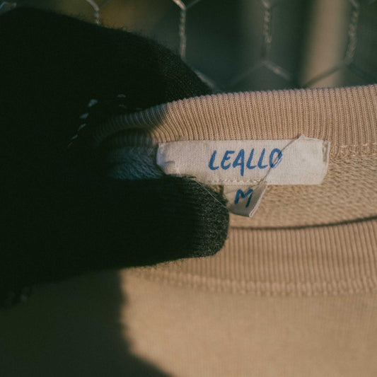 BEARS AGAINST BARRIERS SWEATSHIRT - medium sand