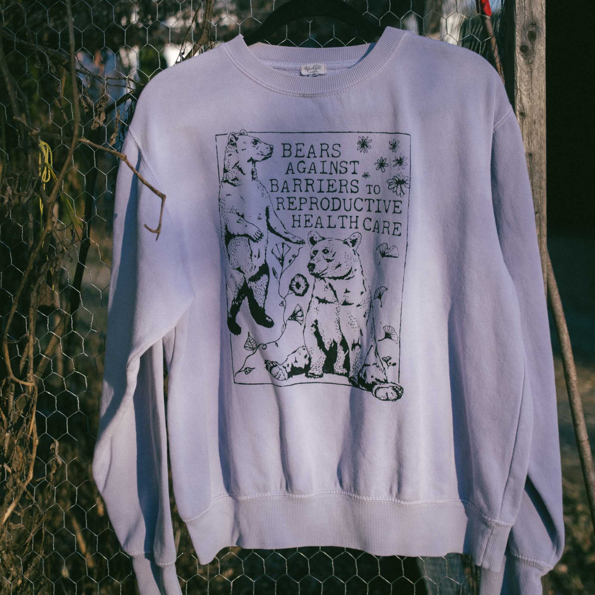 BEARS AGAINST BARRIERS SWEATSHIRT - medium lavender