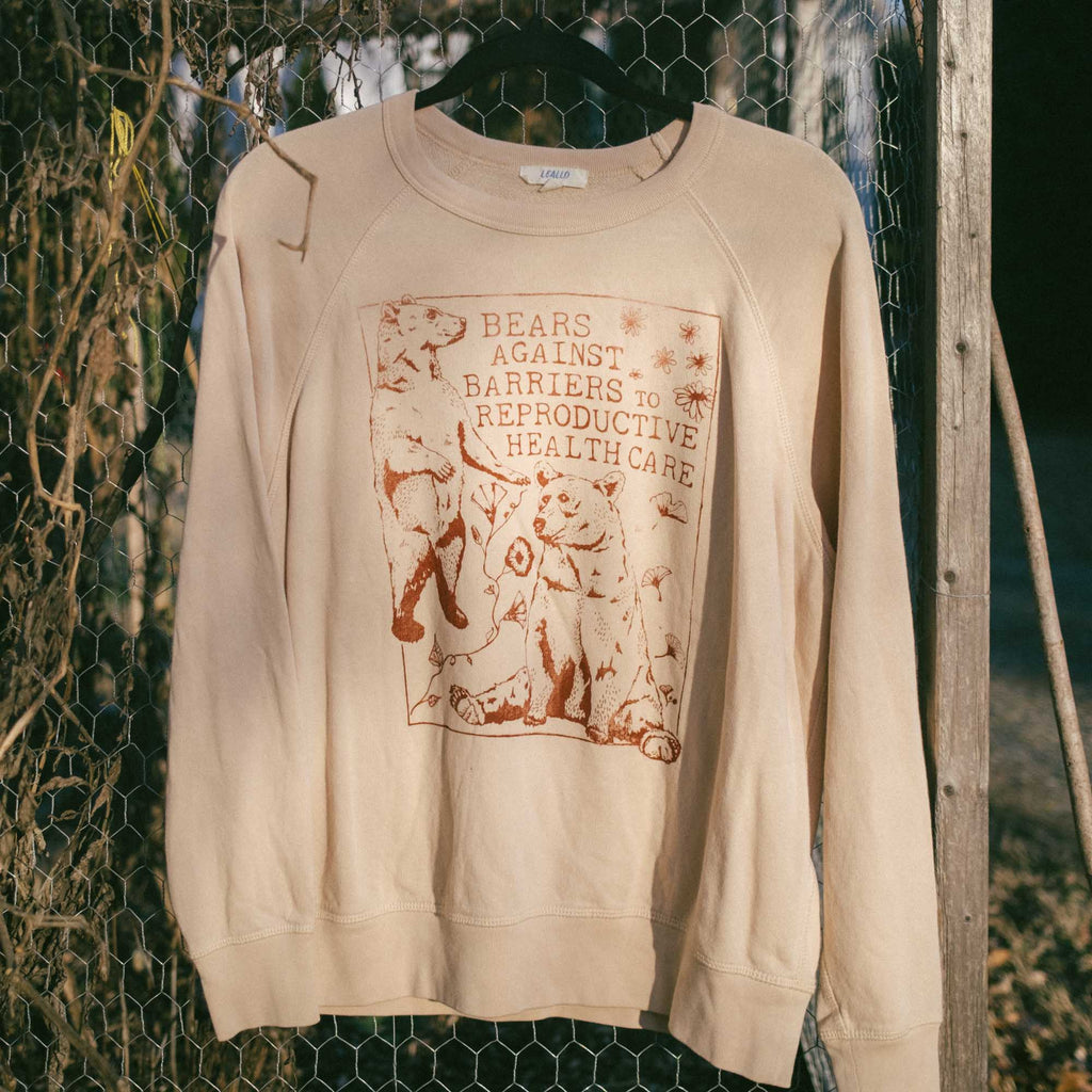 BEARS AGAINST BARRIERS SWEATSHIRT - medium sand